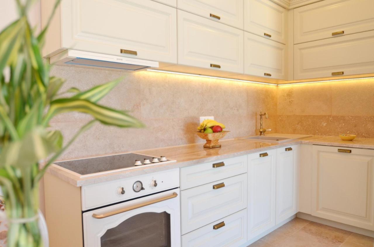Leut Stone Residence 蒂瓦特 外观 照片