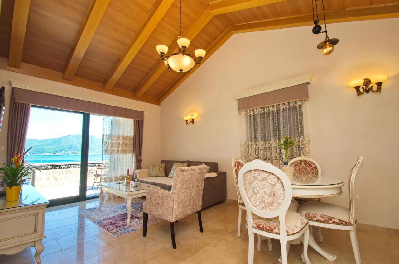 Leut Stone Residence 蒂瓦特 外观 照片